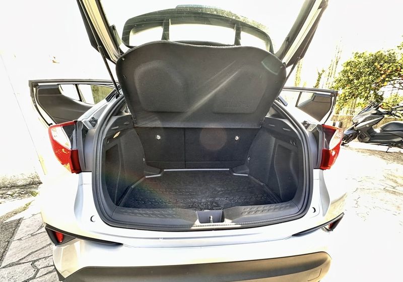 Toyota C-HR • 2017 • 139,000 km 4