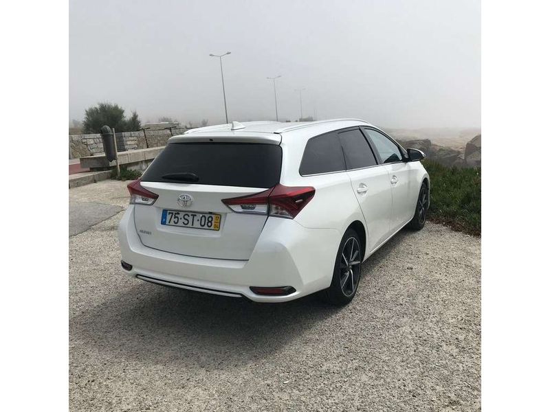 Toyota Auris • 2017 • 155,000 km 3