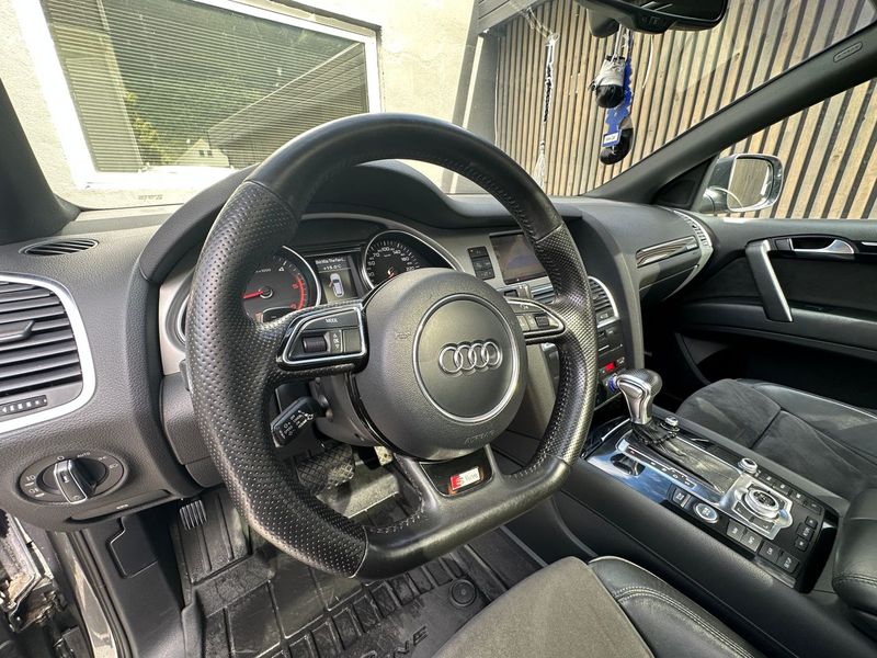 Audi Q7 • 2011 • 164,000 km 4