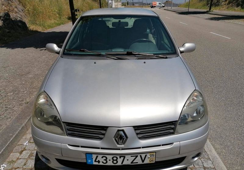 Renault Clio • 2005 • 139,999 km 3