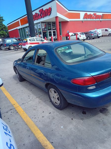 Ford Escort • 1998 • 240,000 km 5