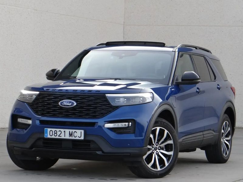 Ford Explorer • 2023 • 38,000 km 4