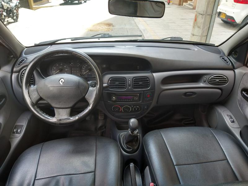 Renault Mégane • 2001 • 185,000 km 2