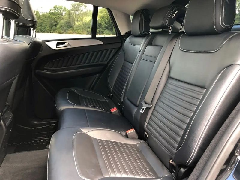 Mercedes-Benz GLE-Class Coupe • 2018 • 81,600 km 9