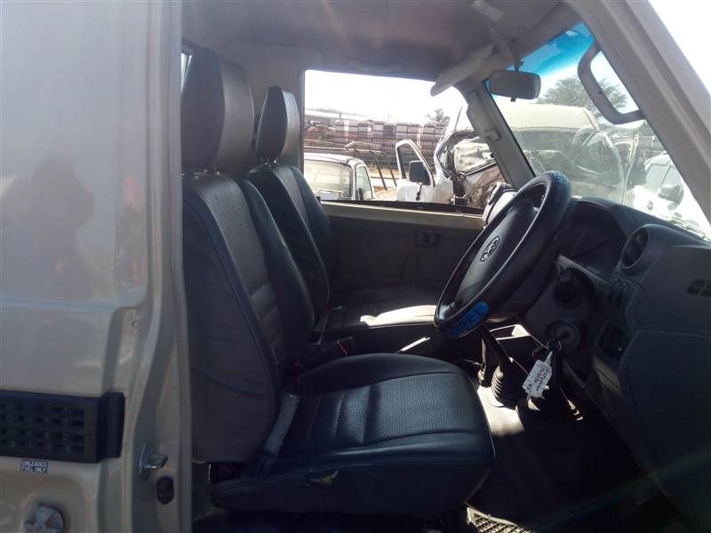 Toyota Land Cruiser • 2012 • 130,255 km 8