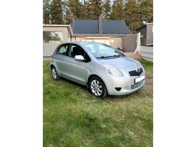Toyota Yaris • 2007 • 81,000 km 1