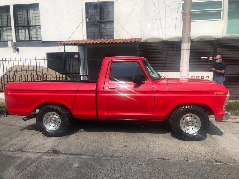 Ford F-150 • 1977 • 92,855 km 12