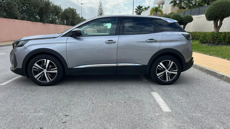 Peugeot 3008 • 2022 • 108,000 km 5