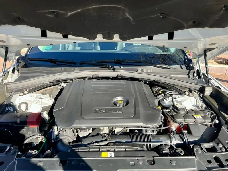 Land Rover Range Rover Velar • 2019 • 127,000 km 6