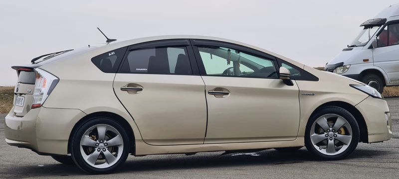 Toyota Prius • 2010 • 245,000 km 8