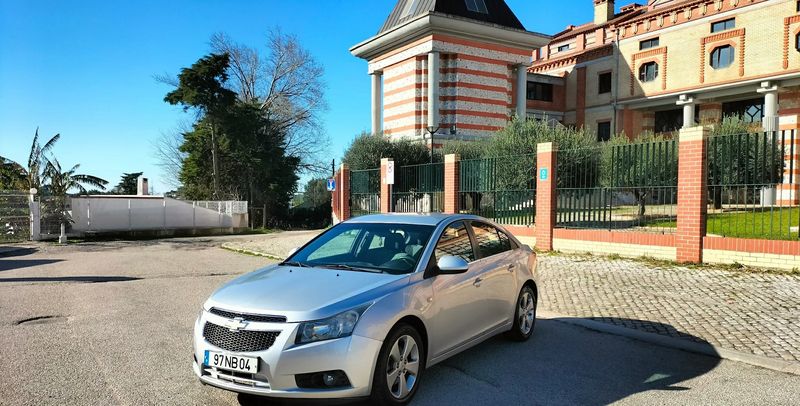 Chevrolet Cruze • 2012 • 200,000 km 3