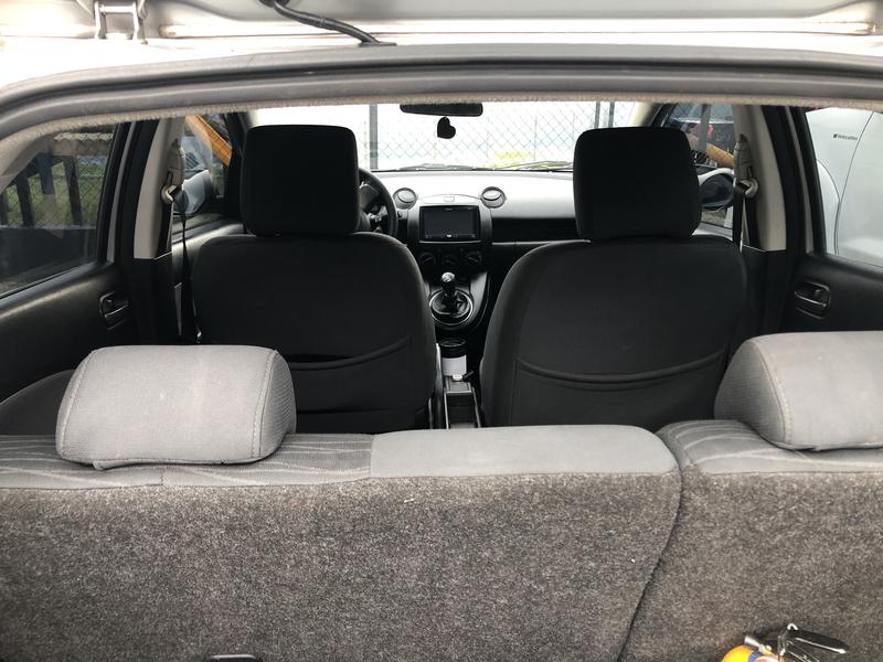 Mazda 2 • 2010 • 131,000 km 11