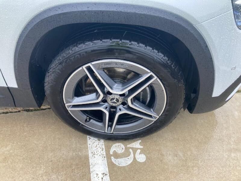 Mercedes-Benz GLB-Class • 2020 • 98,455 km 11