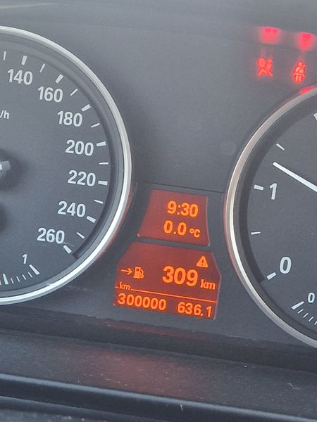 BMW 520D • 2009 • 302,000 km 4