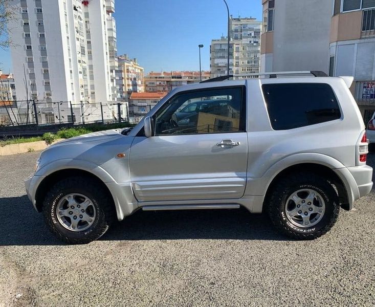 Mitsubishi Pajero • 2000 • 200,000 km 2