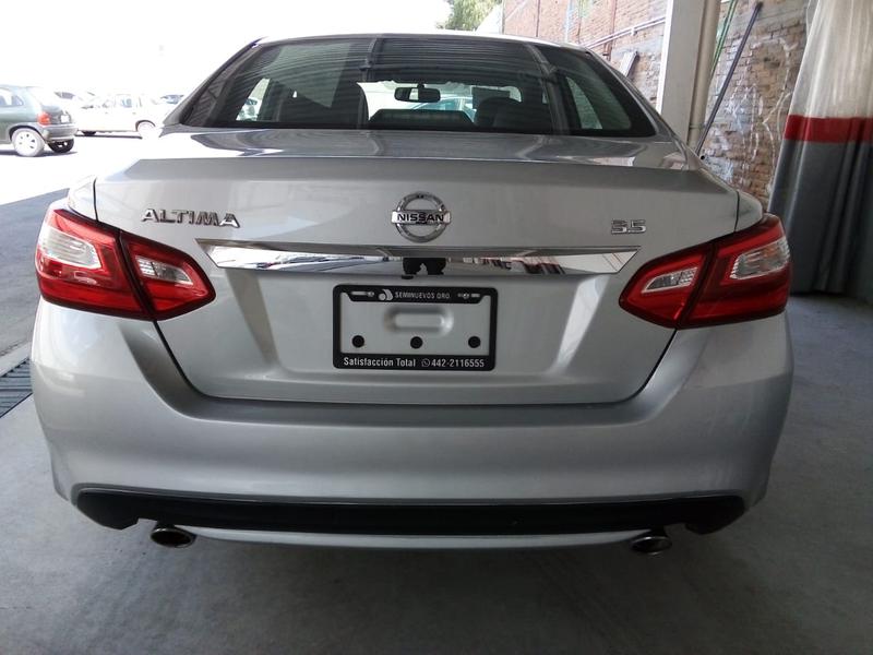 Nissan Altima • 2017 • 46,000 km 3