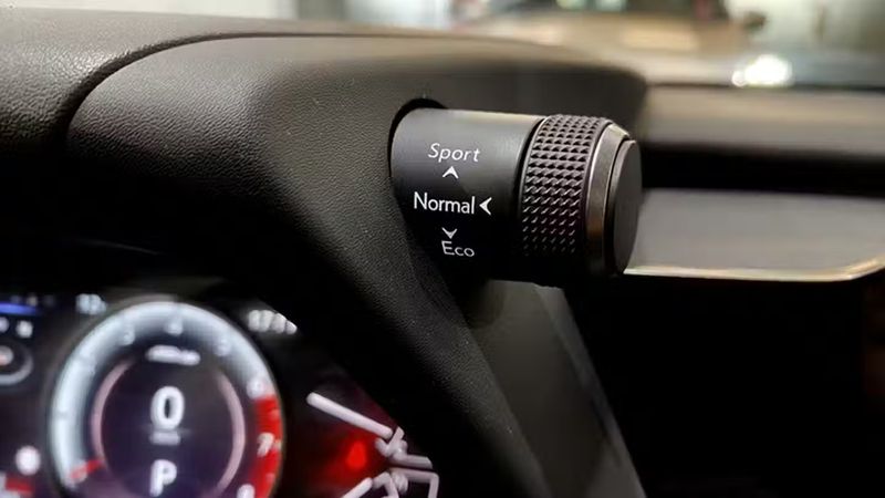 Lexus UX • 2023 • 68,000 km 7