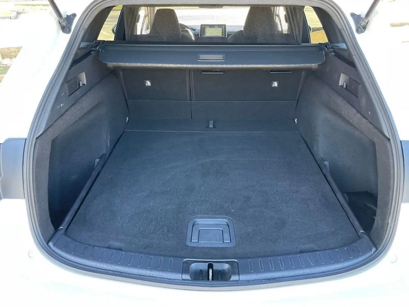 Toyota Corolla Hybrid • 2019 • 143,000 km 10