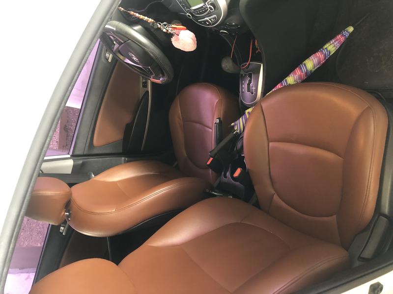 Hyundai Accent • 2015 • 98,863 km 9