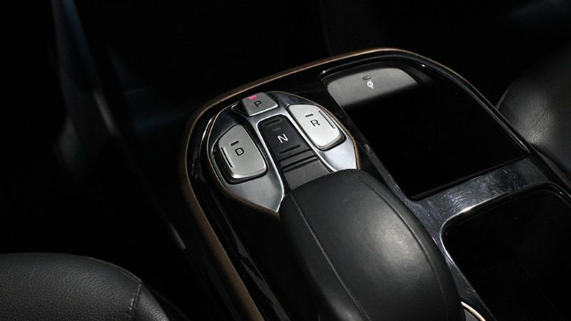 Hyundai Ioniq Electric • 2018 • 109,000 km 10