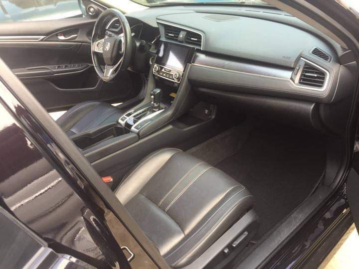 Honda Civic • 2018 • 50,000 km 2