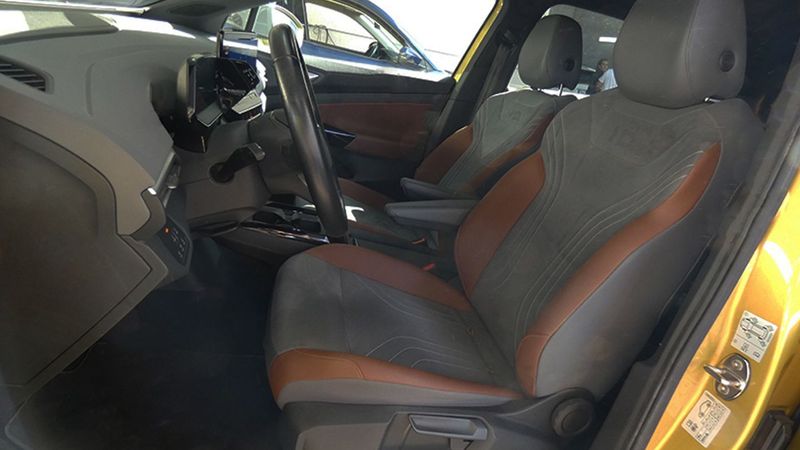 Volkswagen ID.4 • 2021 • 99,402 km 9