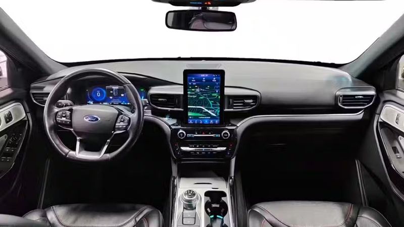 Ford Explorer • 2021 • 100,200 km 5