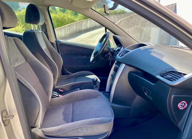 Peugeot 207 • 2006 • 280,000 km 4