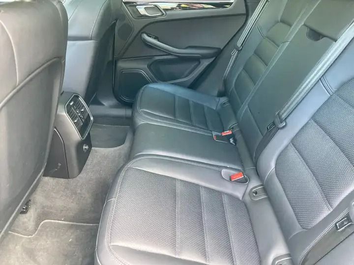 Porsche Macan • 2016 • 65,360 km 2