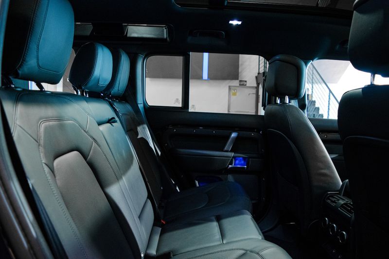 Land Rover Defender • 2024 • 900 km 3