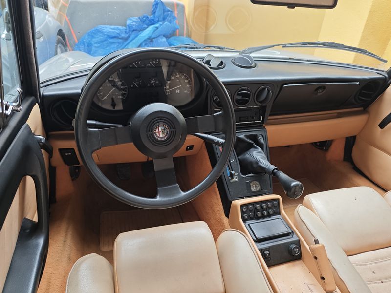 Alfa Romeo Spider • 1991 • 92,500 km 3