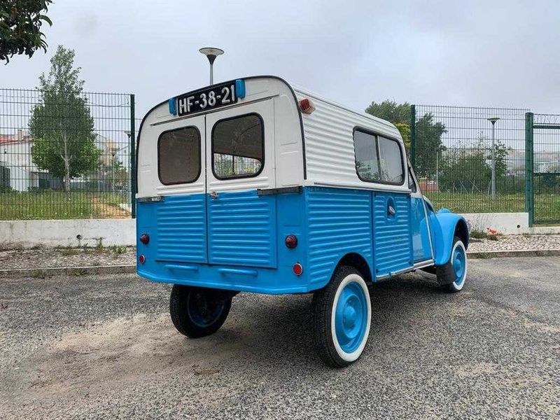 Citroën C2 • 1960 • 3,018 km 6