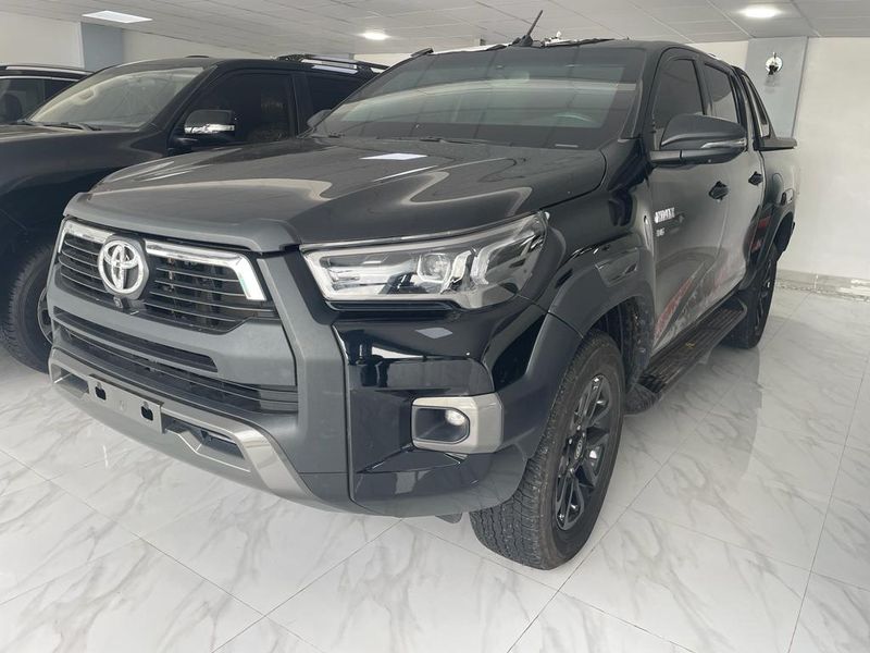 Toyota Hilux • 2023 • 10,000 km 1