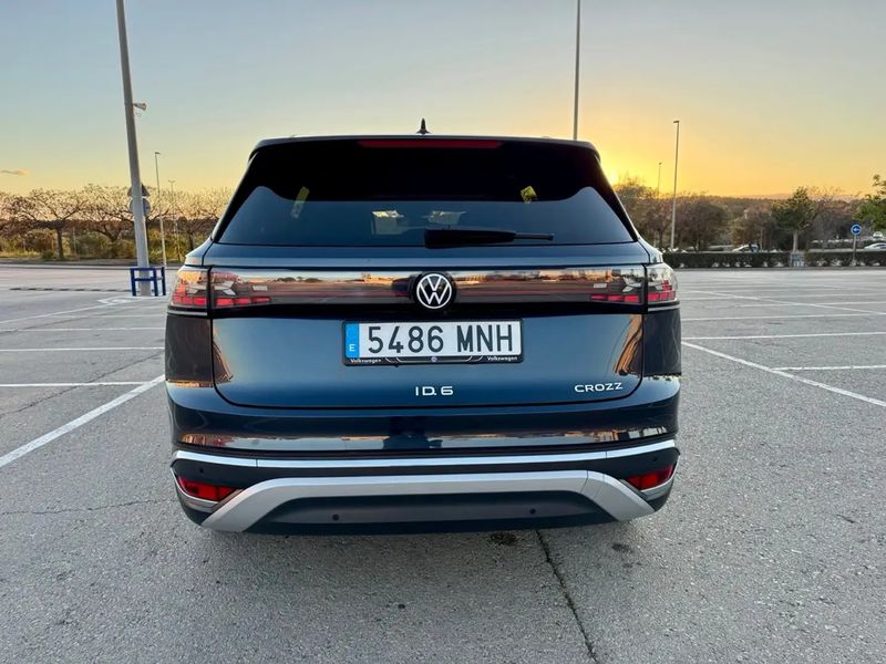 Volkswagen ID.4 • 2022 • 13,000 km 5