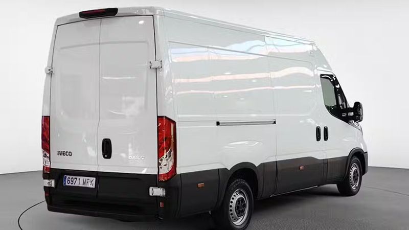Mercedes-Benz Sprinter • 2024 • 42,261 km 4