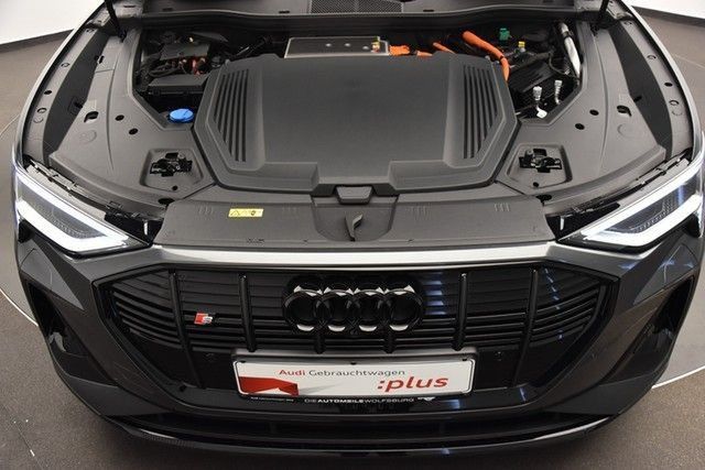 Audi e-tron • 2021 • 19,900 km 17