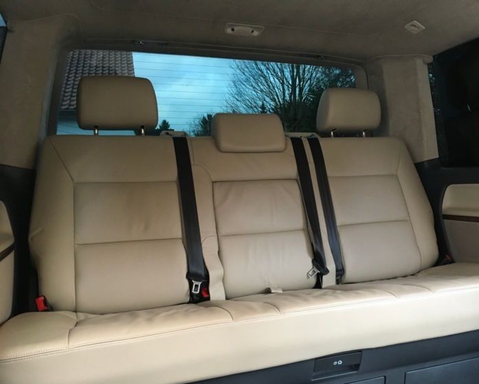 Volkswagen T5 • 2010 • 121,600 km 3