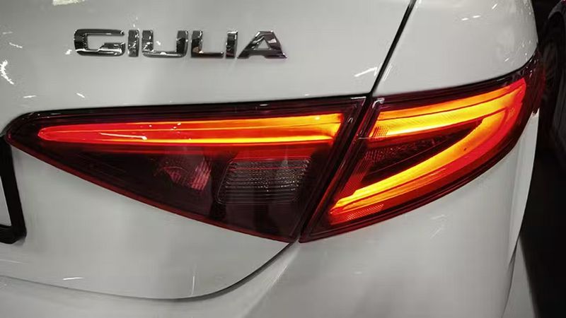 Alfa Romeo Giulia • 2023 • 24,656 km 13