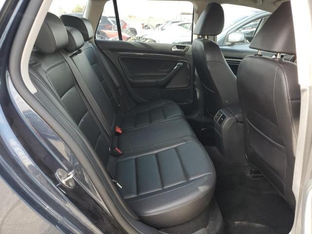 Volkswagen Jetta SportWagen • 2010 • 10,000 mi 8