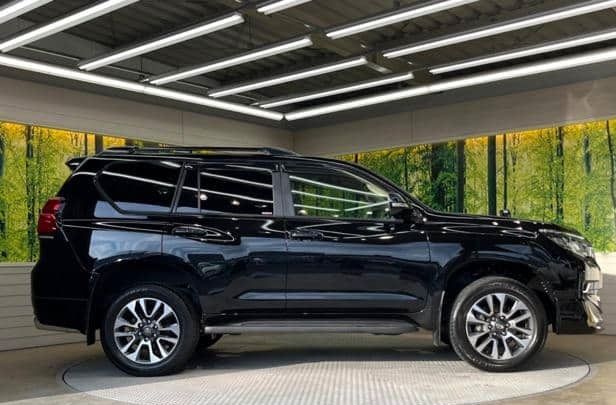 Toyota Land Cruiser • 2022 • 33,000 km 3