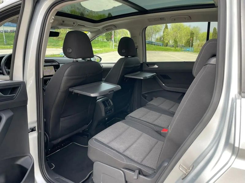 Volkswagen Touran • 2019 • 180,000 km 11