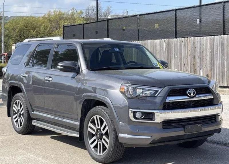 Toyota  • 2018 • 13,000 km 3