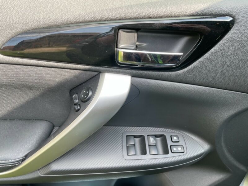 Mitsubishi Eclipse • 2019 • 55,000 km 13