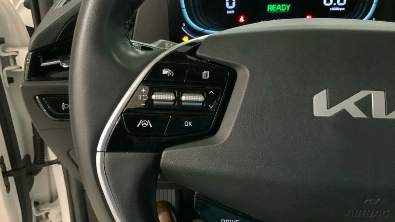 Kia Niro • 2023 • 33,400 km 12