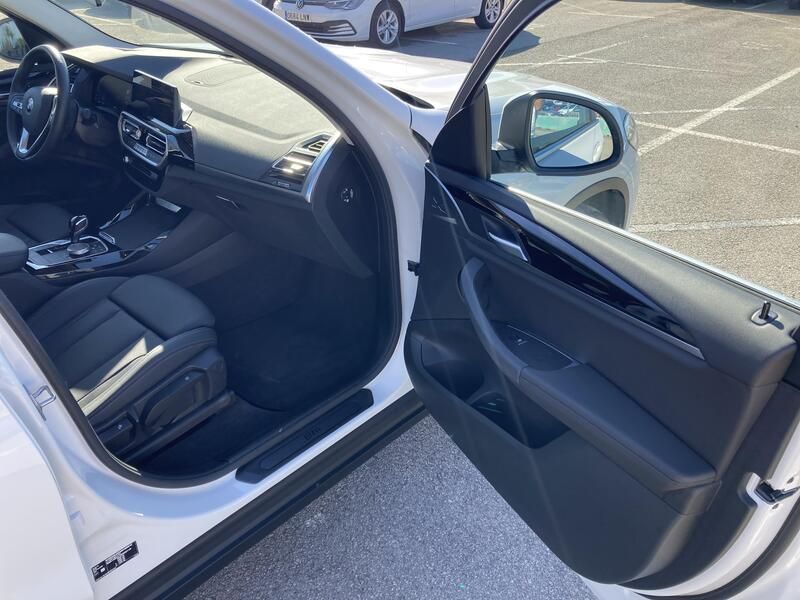 BMW X3 • 2024 • 26,558 km 19