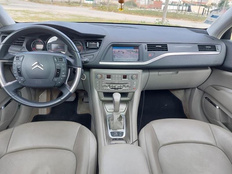 Citroën C5 • 2011 • 120,000 km 4