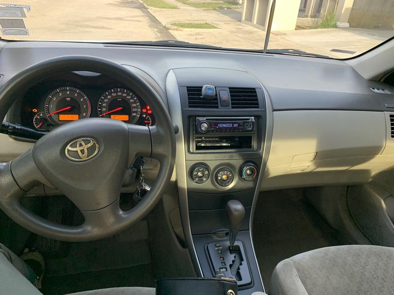 Toyota Corolla • 2009 • 228,000 km 4