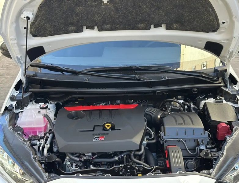 Toyota Yaris • 2024 • 19,600 km 7