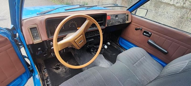 Isuzu D-MAX • 1982 • 194,000 km 4