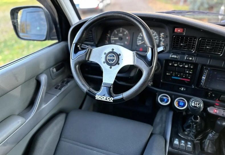 Toyota Land Cruiser • 1990 • 276,000 km 4